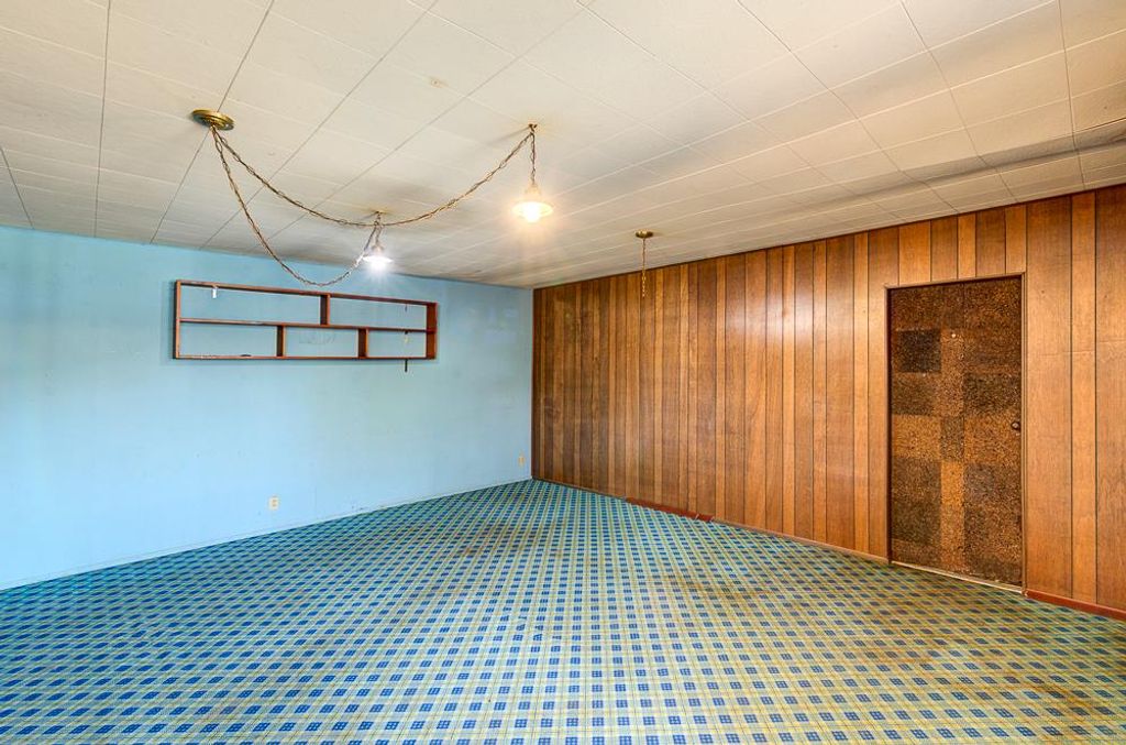 Image 30 of property listing at 2121 5th Street, Sanger, CA 93657