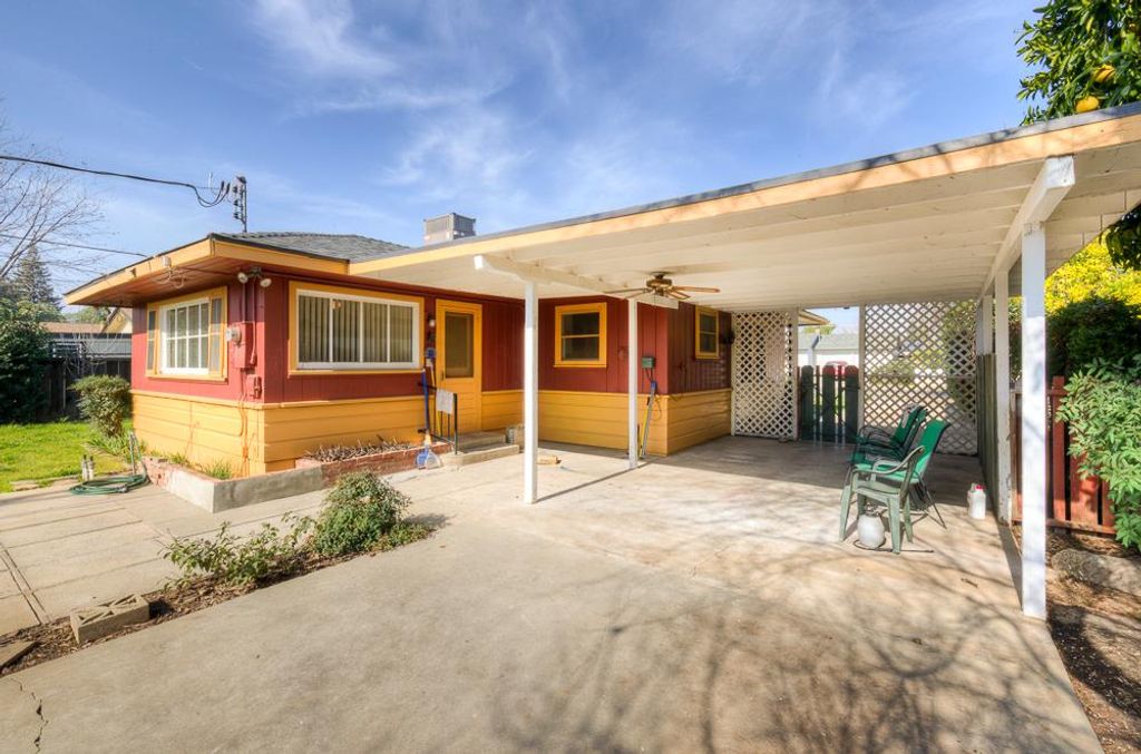 Image 33 of property listing at 2121 5th Street, Sanger, CA 93657