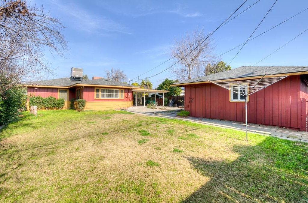 Image 35 of property listing at 2121 5th Street, Sanger, CA 93657