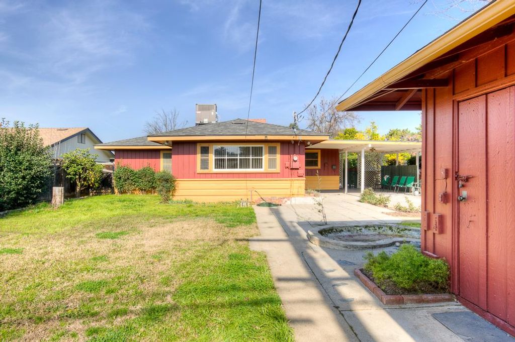 Image 36 of property listing at 2121 5th Street, Sanger, CA 93657