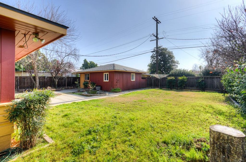 Image 37 of property listing at 2121 5th Street, Sanger, CA 93657