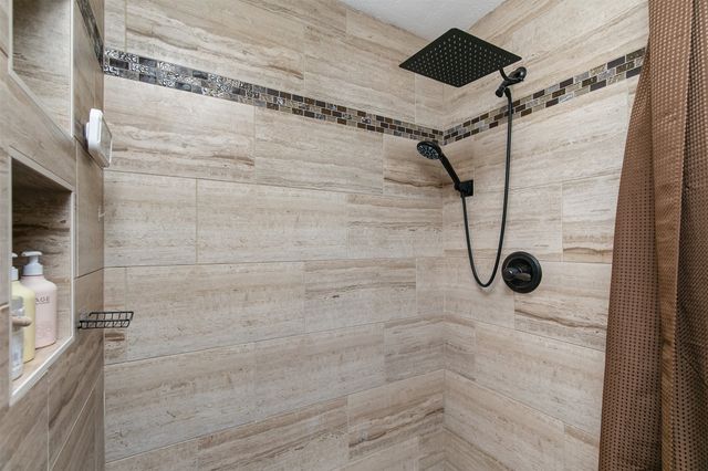 1114 NW Parkridge Drive, Ankeny, IA 50023