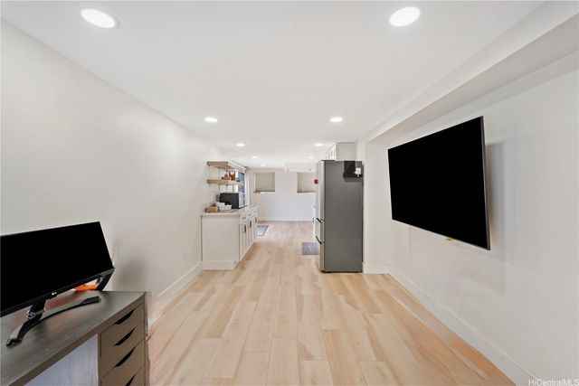 1686 Lewalani Drive, Honolulu, HI 96822