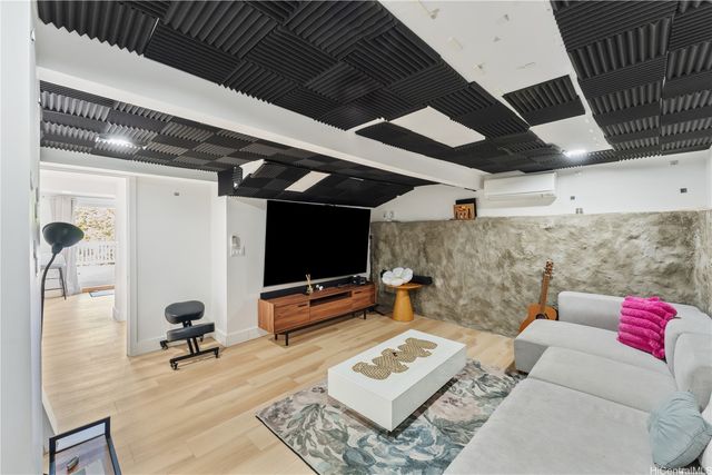 1686 Lewalani Drive, Honolulu, HI 96822