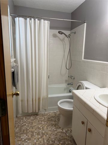 610 Ball 7, Galveston, TX 77550