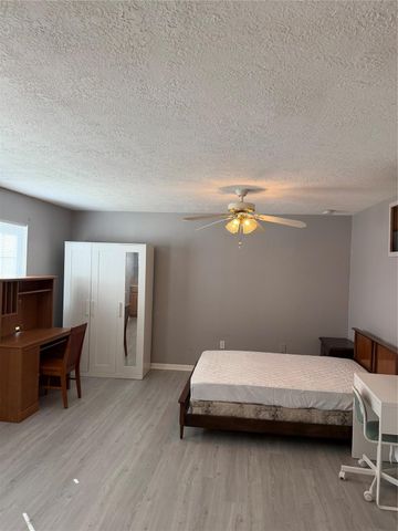 610 Ball 7, Galveston, TX 77550