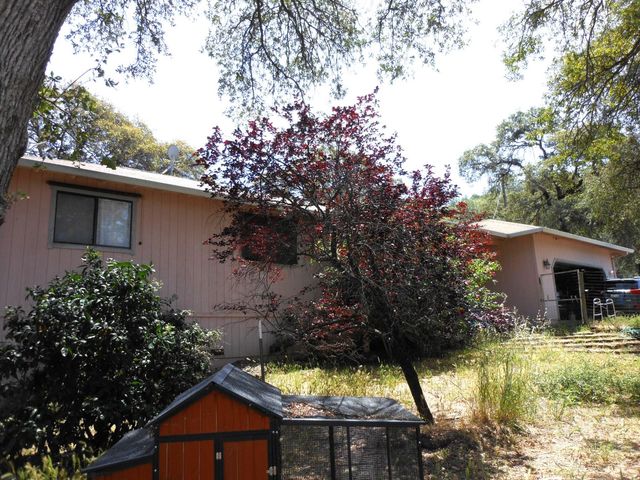 23500 Saint Helena Dr, Smartsville, CA 95977