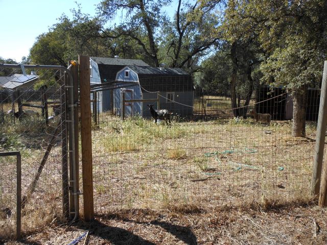 23500 Saint Helena Dr, Smartsville, CA 95977