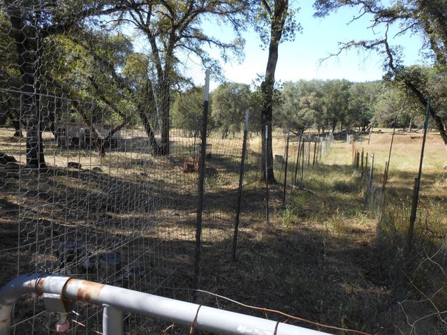 23500 Saint Helena Dr, Smartsville, CA 95977