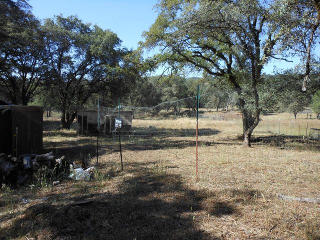 23500 Saint Helena Dr, Smartsville, CA 95977