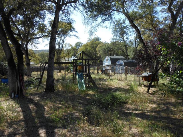 23500 Saint Helena Dr, Smartsville, CA 95977