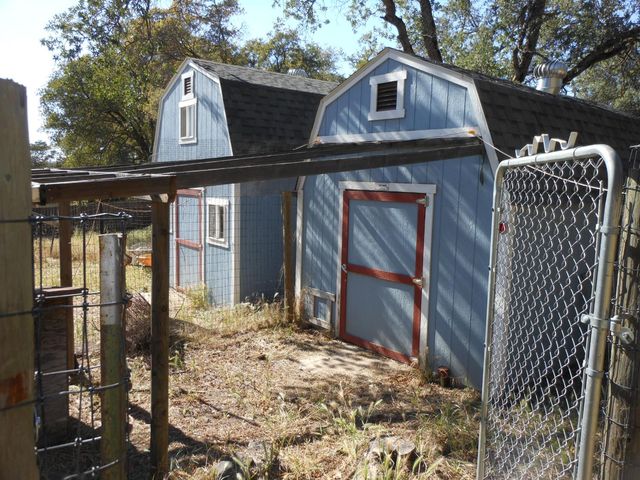 23500 Saint Helena Dr, Smartsville, CA 95977