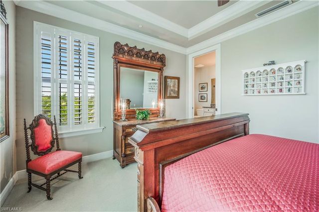 2555 Marquesa Royale Ln Apt 301, Naples, FL 34109