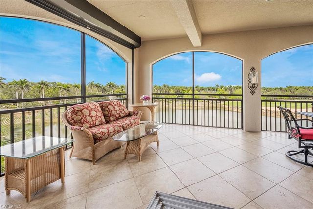 2555 Marquesa Royale Ln Apt 301, Naples, FL 34109