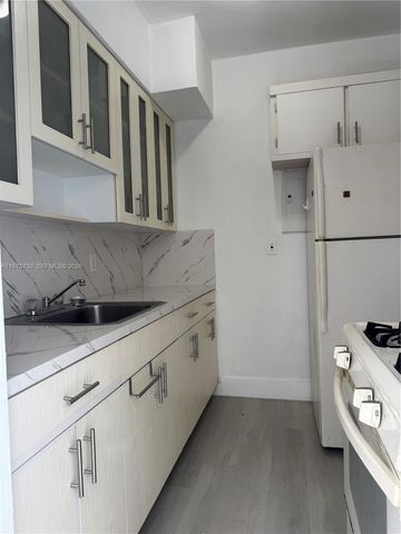 8420 Byron Ave 5, Miami Beach, FL 33141