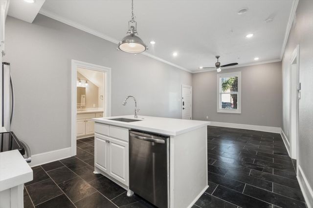 2401 Market Street 101, Galveston, TX 77550