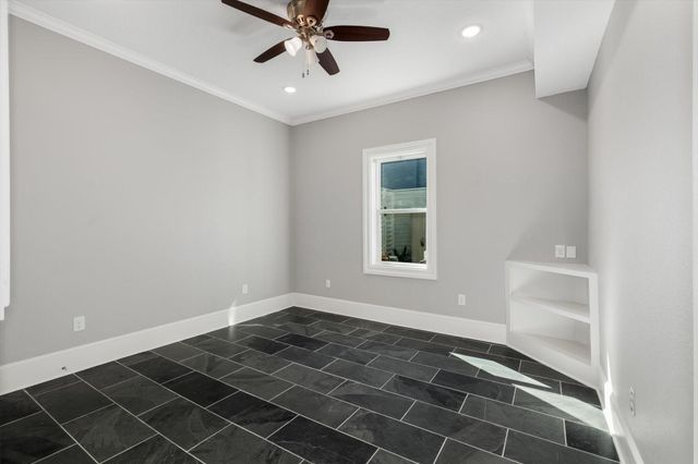 2401 Market Street 101, Galveston, TX 77550