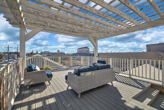 2401 Market Street 101, Galveston, TX 77550