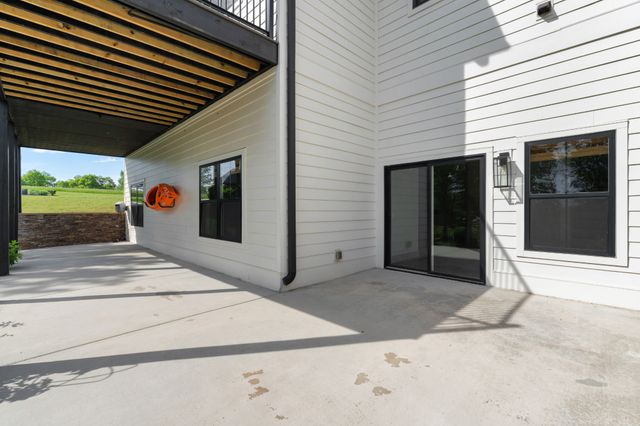 135 Fanning Bend Dr, Winchester, TN 37398