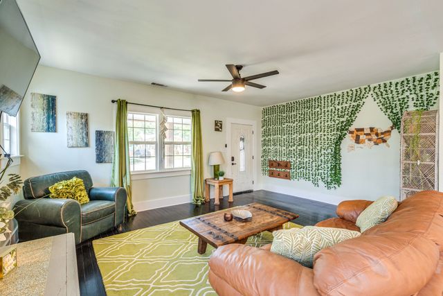 2706 Bomar Avenue, Fort Worth, TX 76103