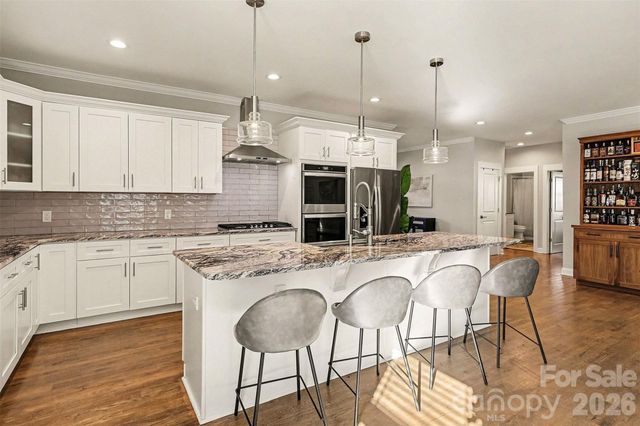 148 N Smallwood Place, Charlotte, NC 28216