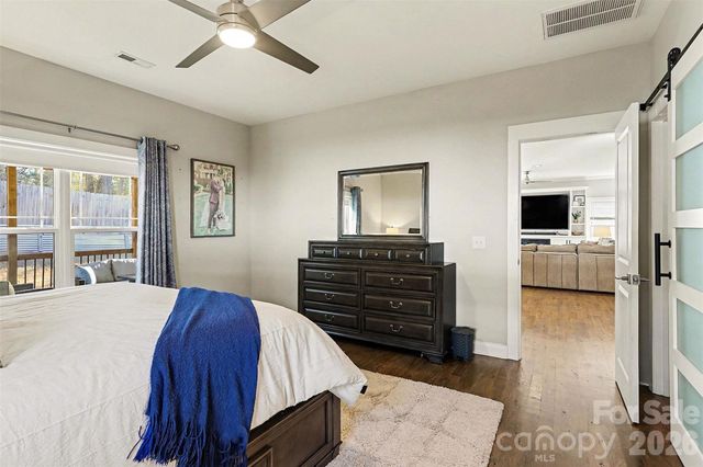 148 N Smallwood Place, Charlotte, NC 28216