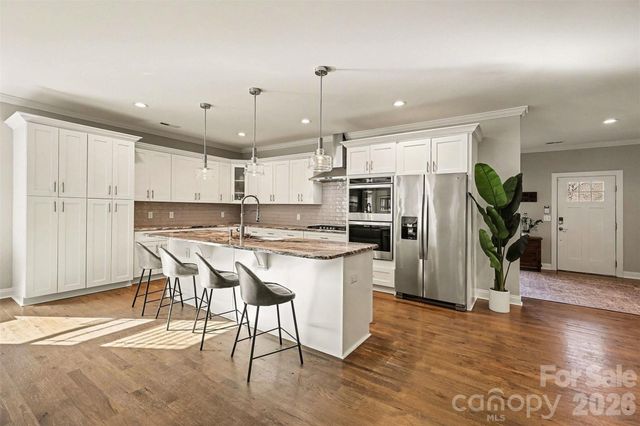 148 N Smallwood Place, Charlotte, NC 28216