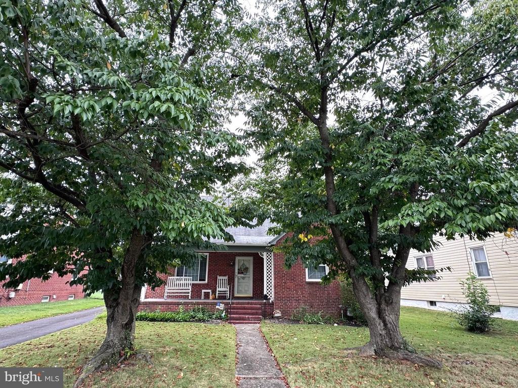 1243 LINDEN AVE, Baltimore, MD 21227