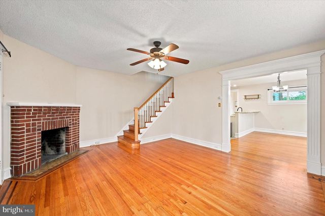 622 COUNTRY CLUB LN, Havertown, PA 19083