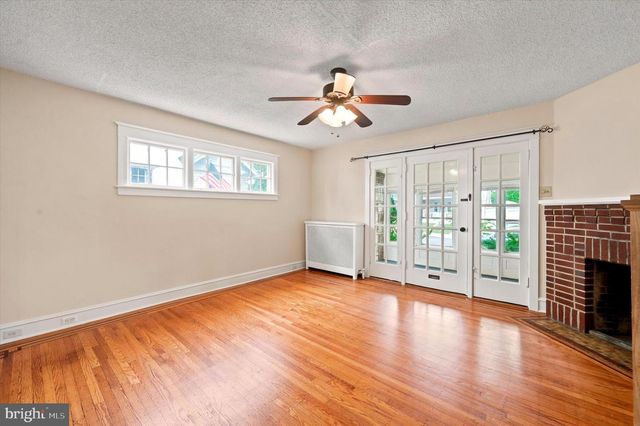 622 COUNTRY CLUB LN, Havertown, PA 19083