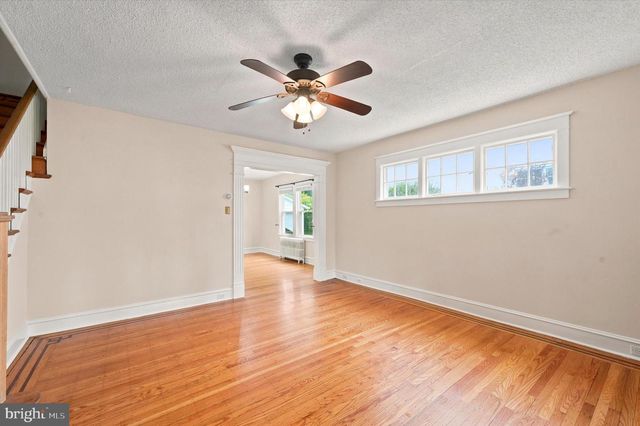 622 COUNTRY CLUB LN, Havertown, PA 19083