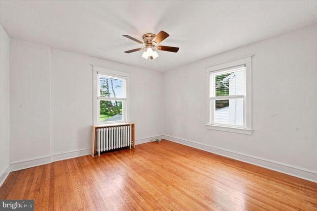 622 COUNTRY CLUB LN, Havertown, PA 19083