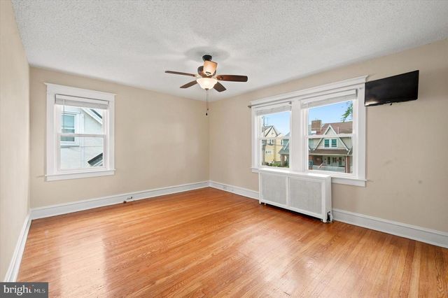 622 COUNTRY CLUB LN, Havertown, PA 19083