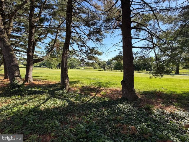 622 COUNTRY CLUB LN, Havertown, PA 19083