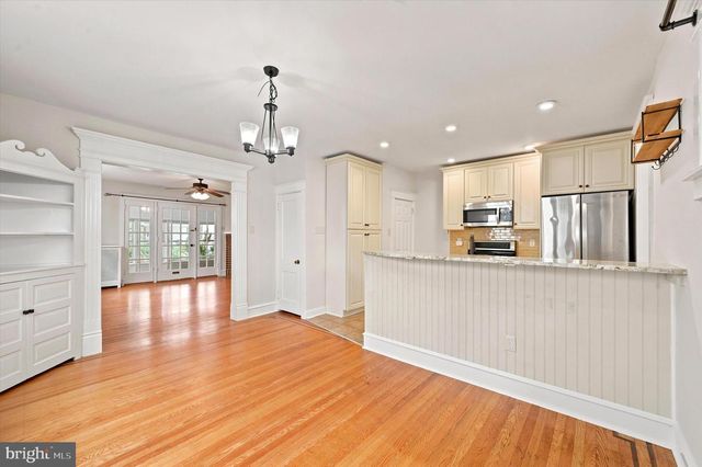 622 COUNTRY CLUB LN, Havertown, PA 19083
