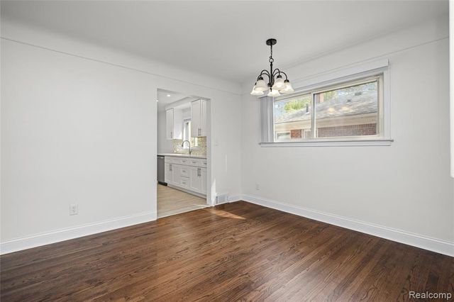 24200 Westhampton Street, Oak Park, MI 48237
