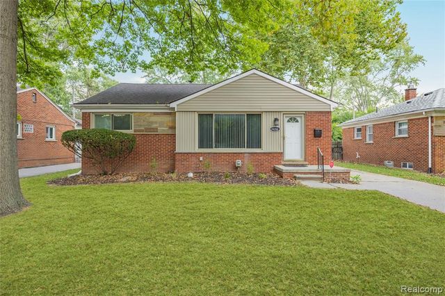 24200 Westhampton Street, Oak Park, MI 48237