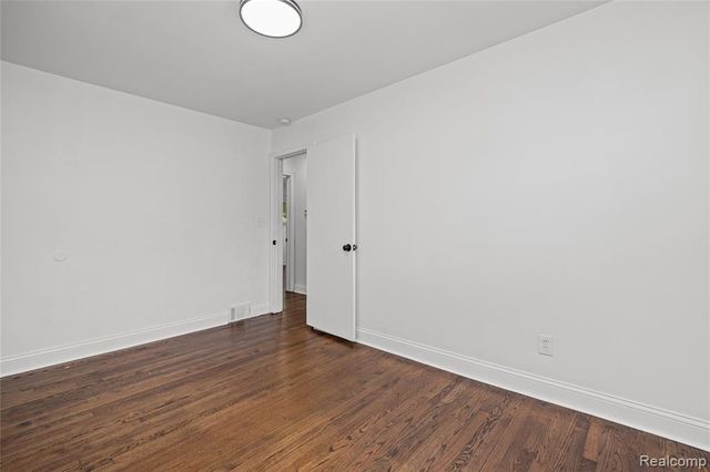 24200 Westhampton Street, Oak Park, MI 48237