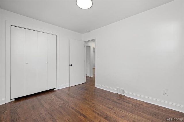24200 Westhampton Street, Oak Park, MI 48237