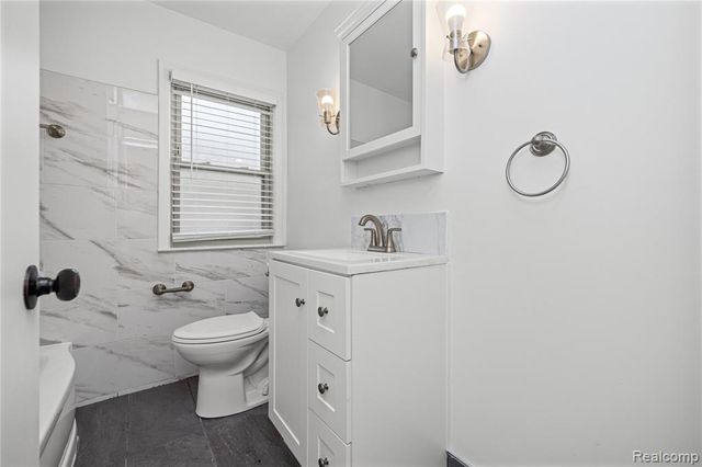 24200 Westhampton Street, Oak Park, MI 48237