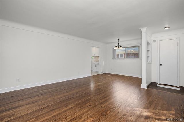 24200 Westhampton Street, Oak Park, MI 48237