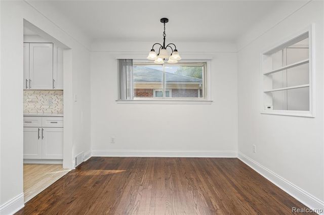 24200 Westhampton Street, Oak Park, MI 48237