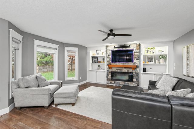 15899 Boston Parkway, Clive, IA 50325