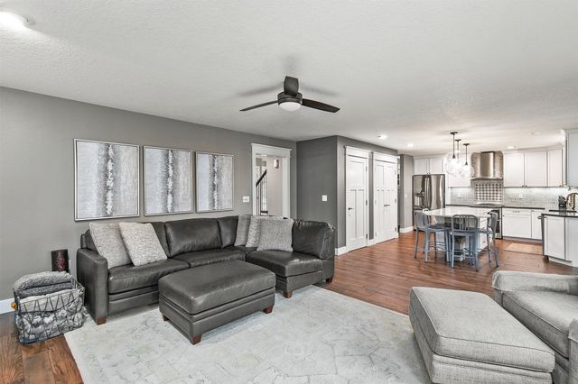 15899 Boston Parkway, Clive, IA 50325