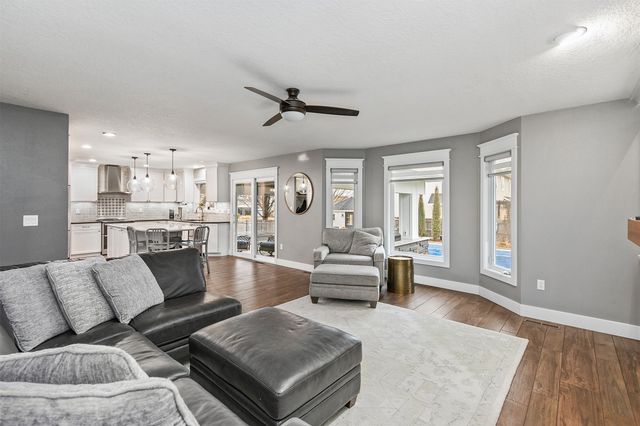 15899 Boston Parkway, Clive, IA 50325