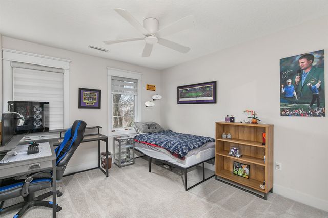 15899 Boston Parkway, Clive, IA 50325