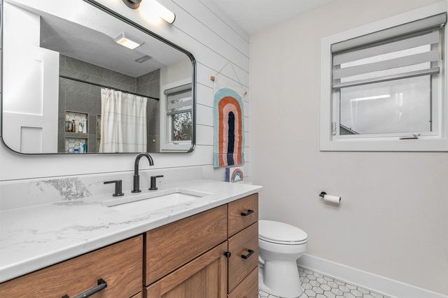 15899 Boston Parkway, Clive, IA 50325