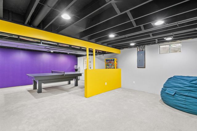 15899 Boston Parkway, Clive, IA 50325