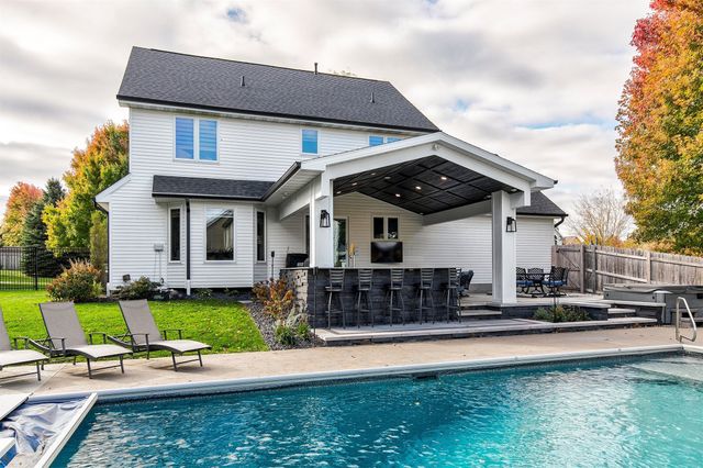 15899 Boston Parkway, Clive, IA 50325