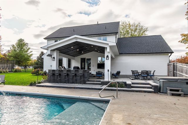 15899 Boston Parkway, Clive, IA 50325